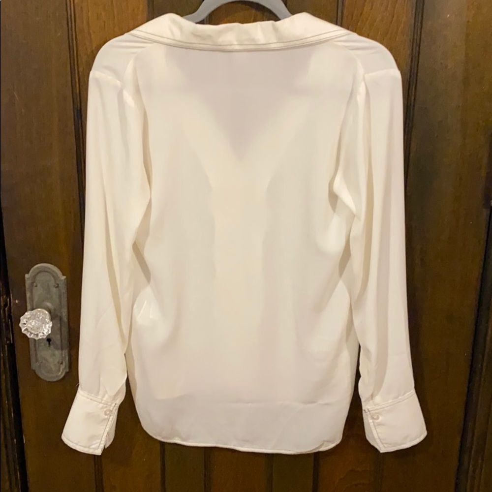 Forever 21 Women’s Button Down Shirt Small - Picture 3 of 4